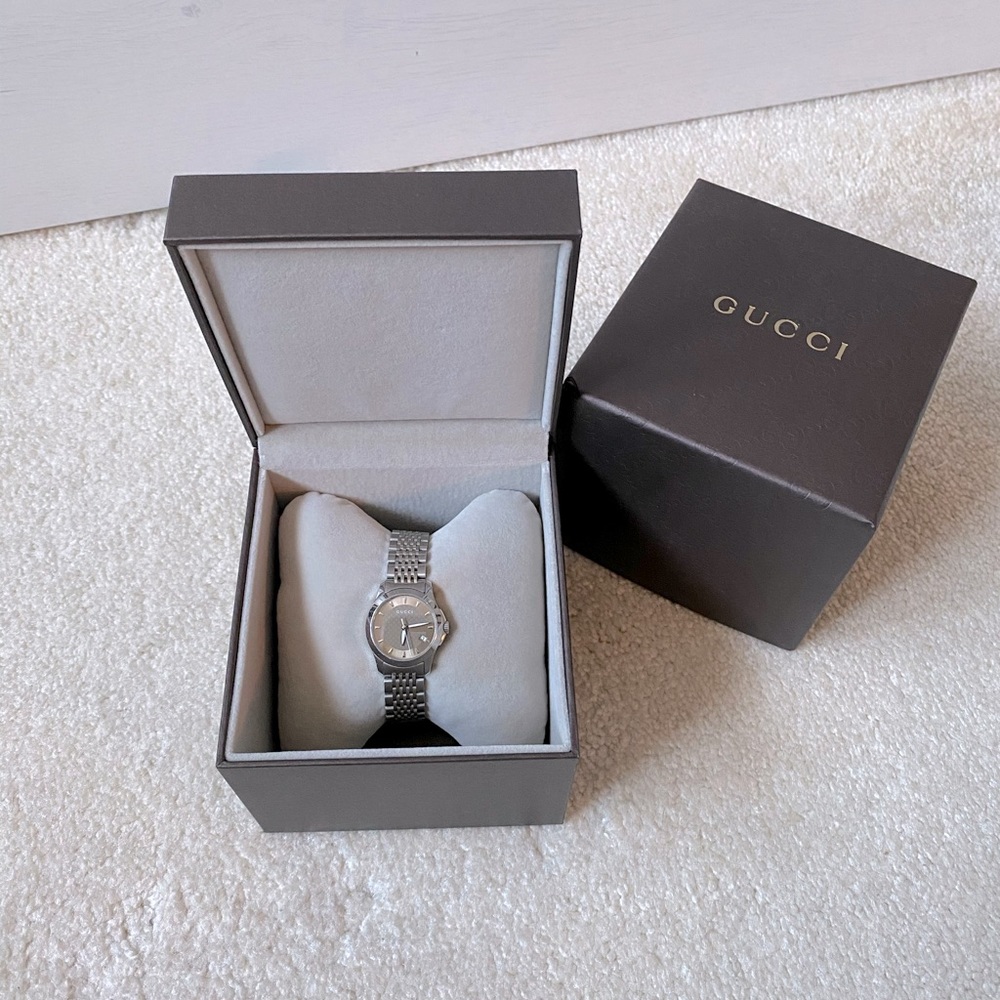 SOLD **GUCCI TIMELESS WATCH** - Picture 1 of 13